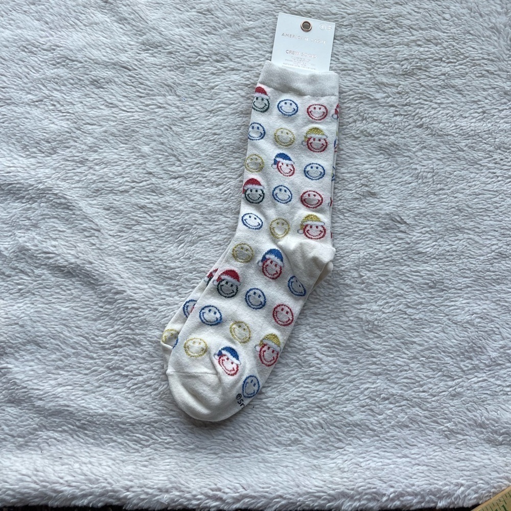 American Eagle NWT Christmas Holiday smiley face crew novelty socks